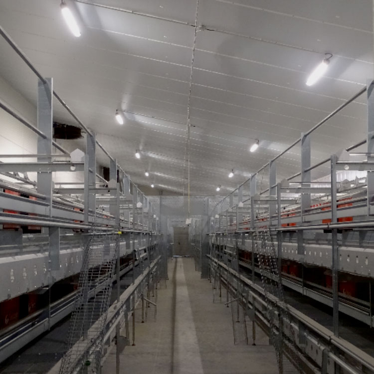 Avoidance of excessive brightness in closed stables